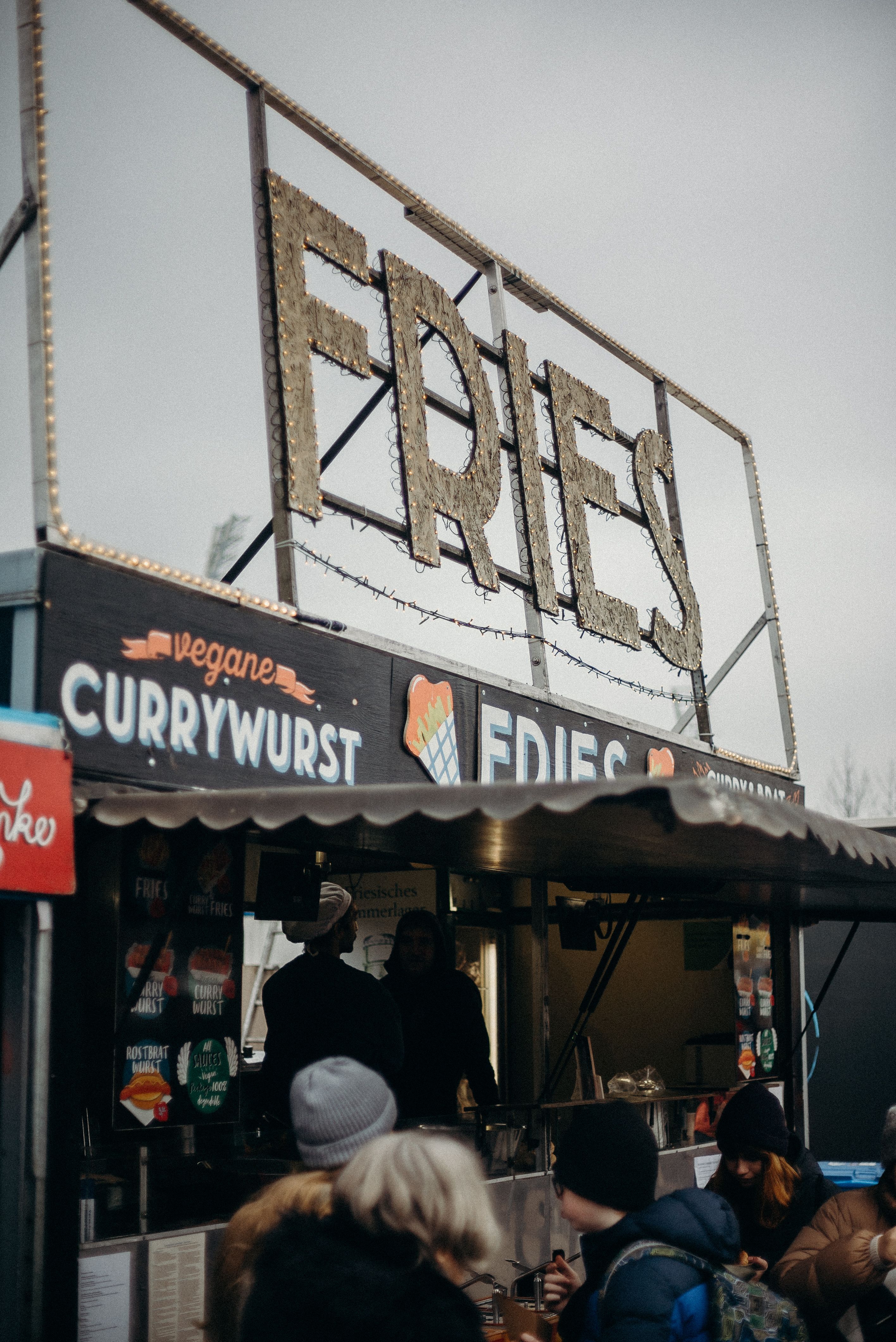 Foodtruck op je bruiloft: kosten, tips en 5 vegan foodtrucks (2026)